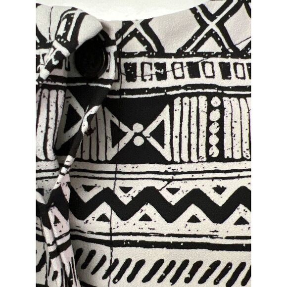 Merona Women Black White Aztec Geometric Print Romper Size XL - Picture 7 of 10